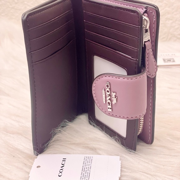 NWT COACH CZ341 Medium Corner Zip Wallet in Signature Leather Jasmine - Picture 6 of 12